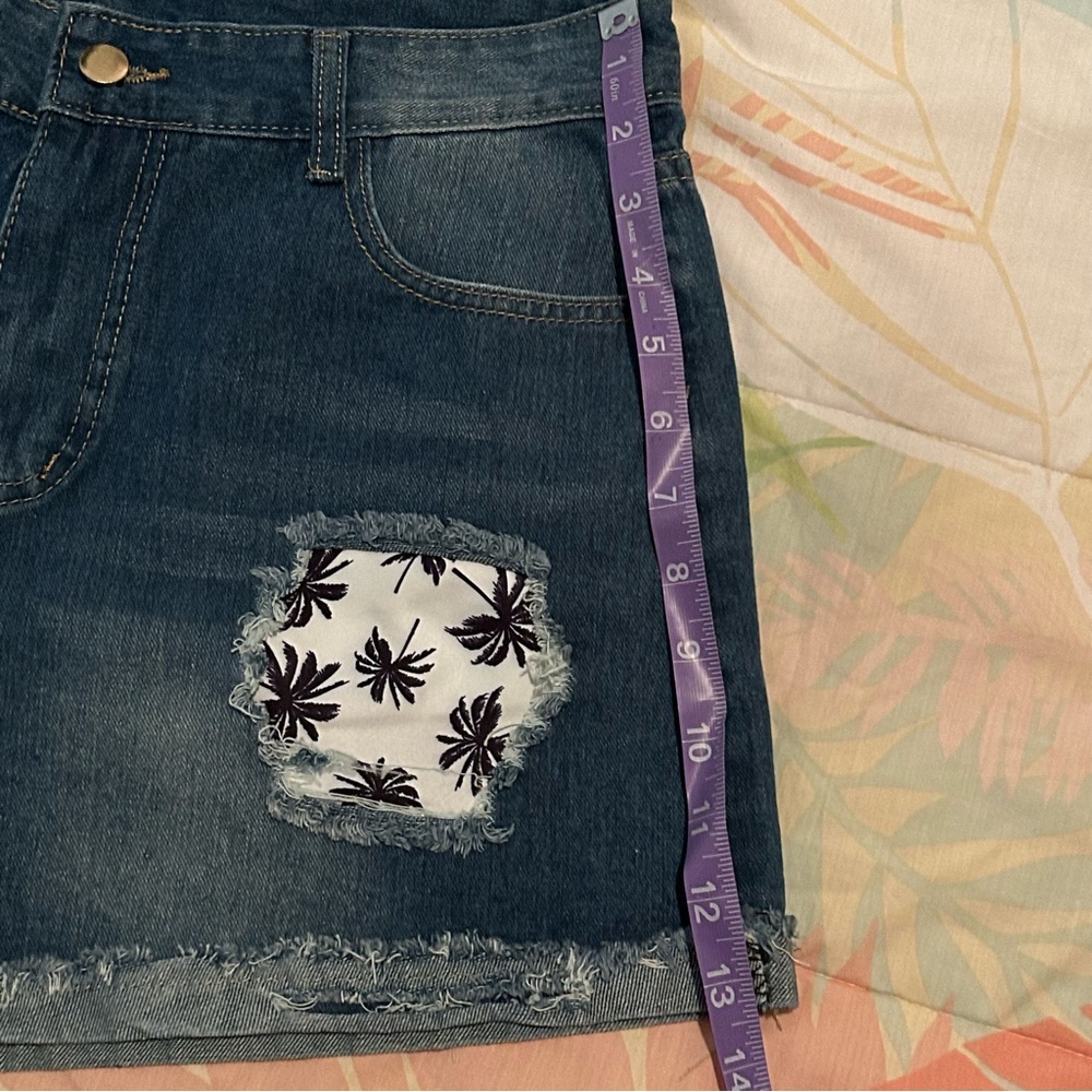 Jean Shorts - Picture 4 of 9